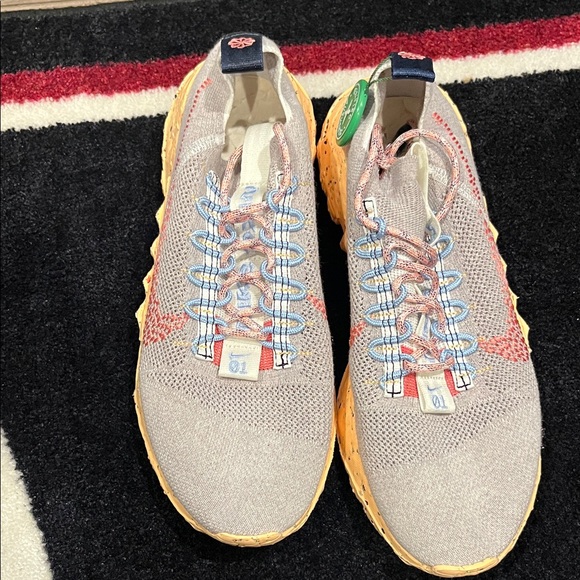 Nike Space Hippies 01 Series Gray/Orange Size 11 with tags and StockX tag main image 4